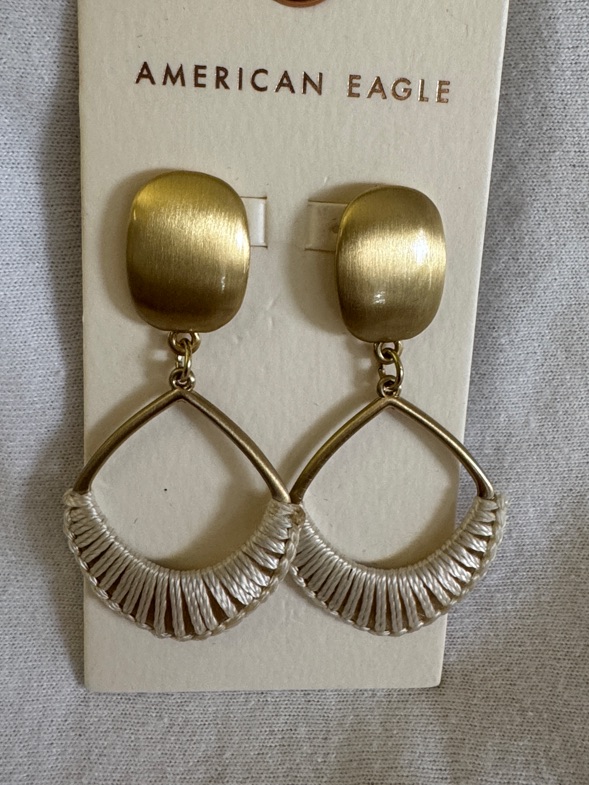 American Eagle Outfitters Gold And Cream Drop Earrings